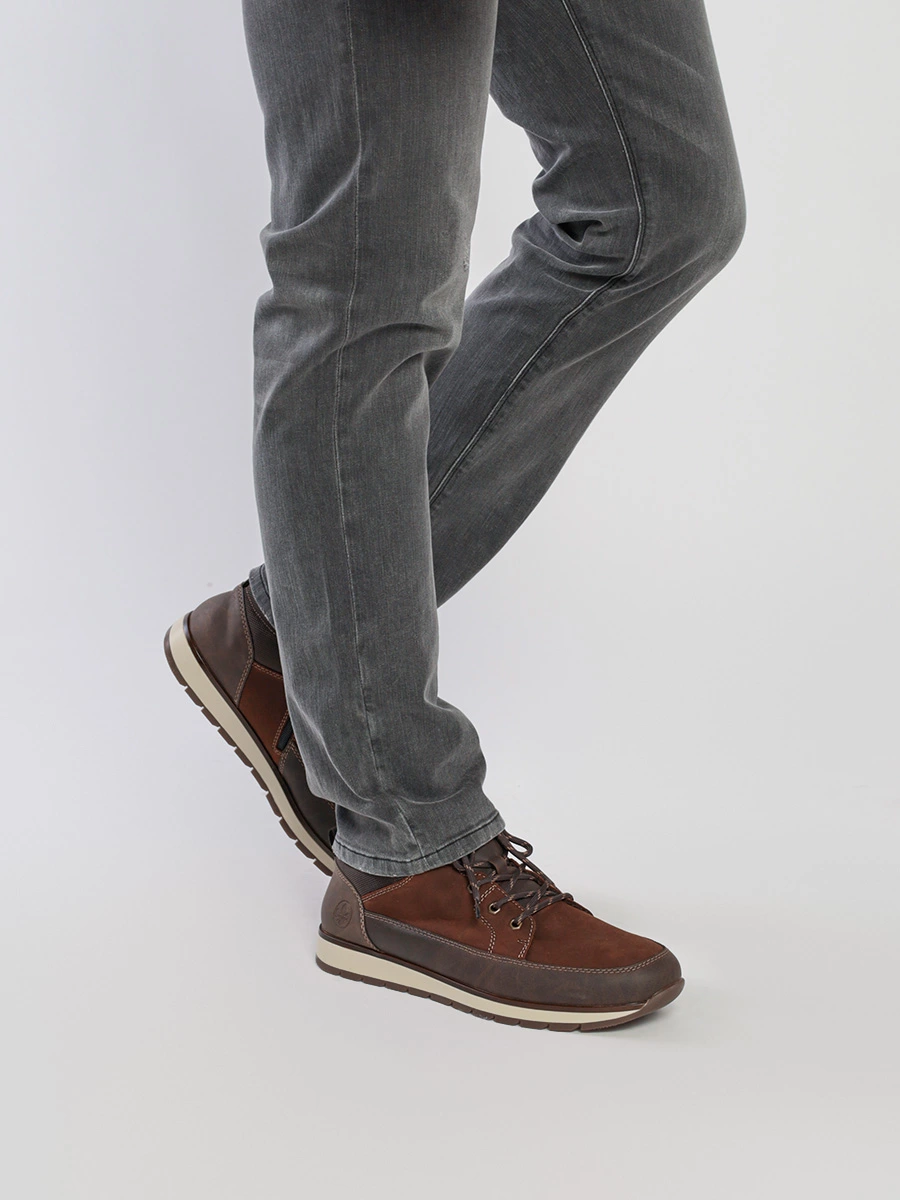 Ботинки коричневого цвета со шнуровкой и молнией